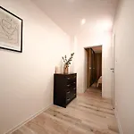 Apartmán Modern Karpatská - Near Center