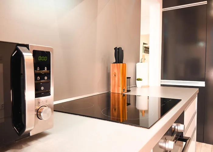 Modern Karpatska - Near Center