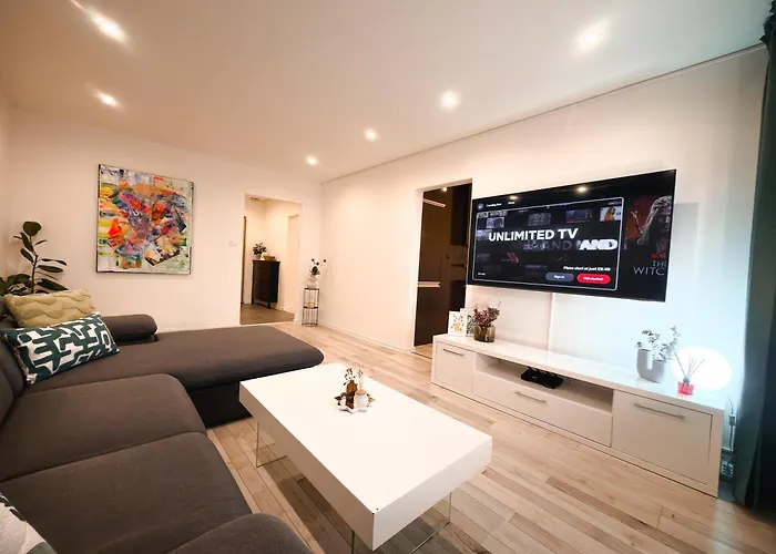 Modern Karpatska - Near Center Апартаменты